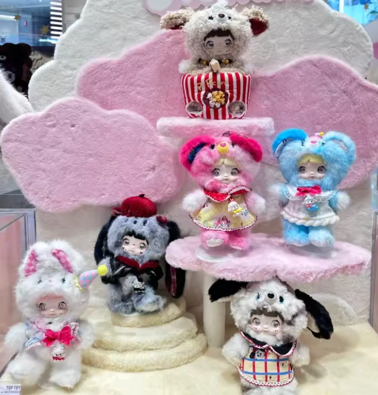 NOMMI - ABOUT THE CHILDHOOD PLUSH PENDANT